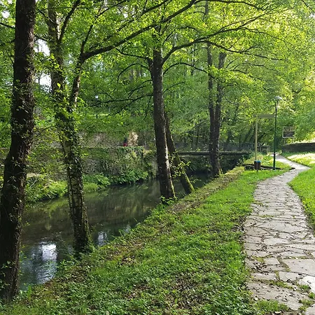 Val De Albergue Samos